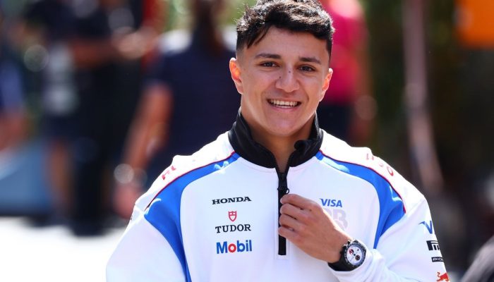 isack-hadjar-racing-bulls-team.jpg isack-hadjar-racing-bulls-team.jpg