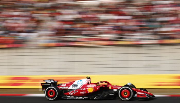 lewis-hamilton-ferrari-2.jpg lewis-hamilton-ferrari-2.jpg