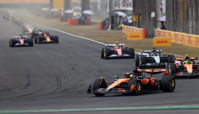 lewis-hamilton-ferrari-lando-n.jpg lewis-hamilton-ferrari-lando-n.jpg