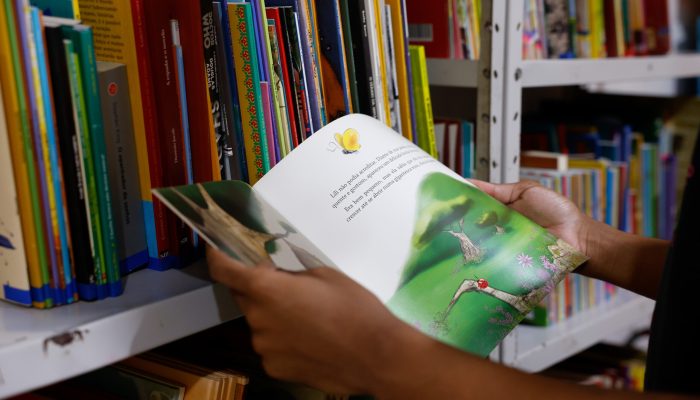 livros-descartados.jpg