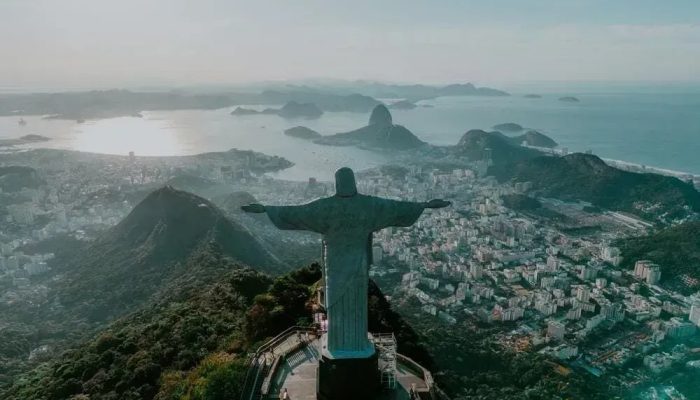 lugares-para-visitar-no-rio-de-janeiro-cristo-redentor.webp.jpeg