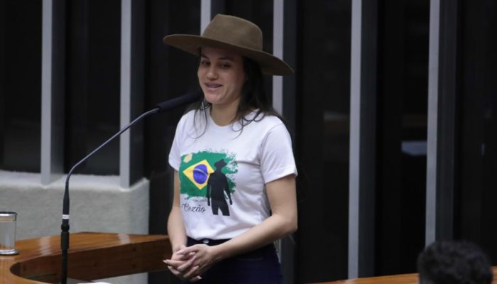 luiza-cunha-fila-de-clezao.jpg