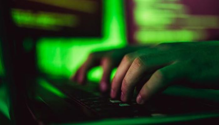 maos-de-hacker-usando-teclado-1740421820717_v2_615x300.jpg maos-de-hacker-usando-teclado-1740421820717_v2_615x300.jpg