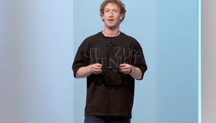 mark-zuckerberg-com-relogio-centigraphe-sport-aluminium-da-marca-fp-journe-1737047273767_v2_615x300.jpeg