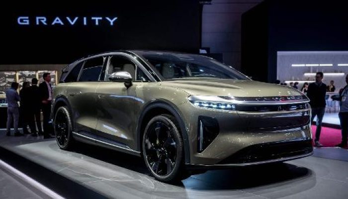 modelo-gravity-da-fabricante-de-carro-lucid-exposto-durante-salao-do-automovel-em-genebra-1752775247.jpeg