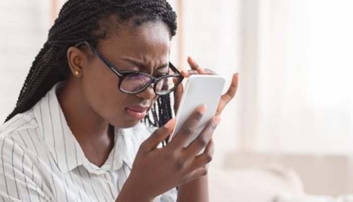 mulher-celular-oculos-1661967614684_v2_615x300.jpg mulher-celular-oculos-1661967614684_v2_615x300.jpg