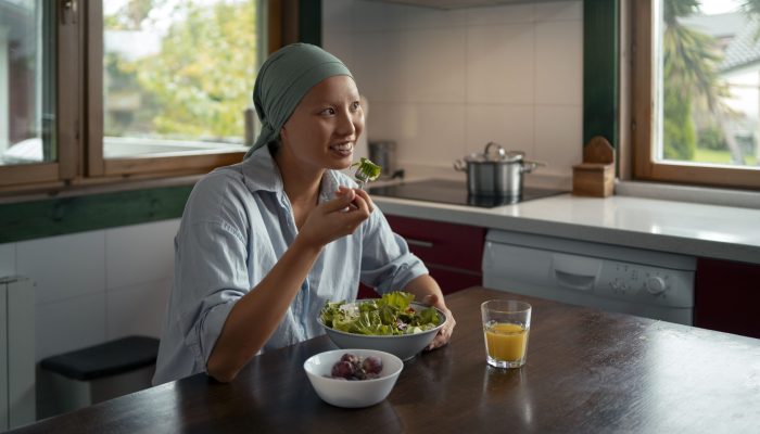 mulher-com-cancer-alimentacao.jpg mulher-com-cancer-alimentacao.jpg