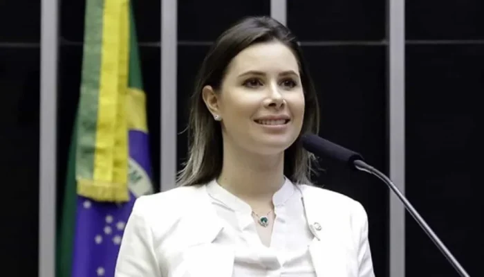 naom_5f3fe620d558e.webp.webp naom_5f3fe620d558e.webp.webp