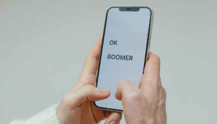ok-boomer-giria-de-internet-para-satirizar-pessoas-com-opinioes-antiquadas-1748459372341_v2_615x300.jpeg ok-boomer-giria-de-internet-para-satirizar-pessoas-com-opinioes-antiquadas-1748459372341_v2_615x300.jpeg