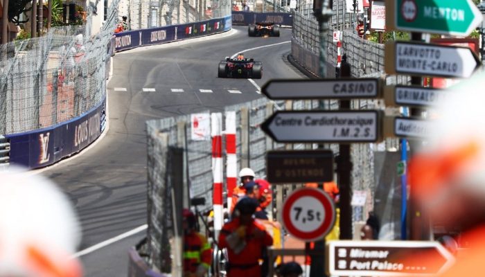 oscar-piastri-mclaren-max-vers-2.jpg oscar-piastri-mclaren-max-vers-2.jpg