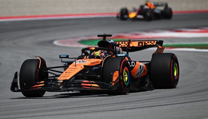 oscar-piastri-mclaren-max-vers-2.jpg