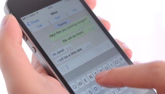 pessoa-usando-whatsapp-no-celular-aplicativo-app-1660046814114_v2_615x300.jpg pessoa-usando-whatsapp-no-celular-aplicativo-app-1660046814114_v2_615x300.jpg