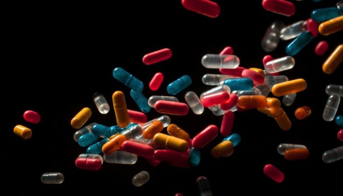 pilulas-multicoloridas-derramam-padrao-abstrato-de-ia-geradora-de-dependencia.jpg pilulas-multicoloridas-derramam-padrao-abstrato-de-ia-geradora-de-dependencia.jpg