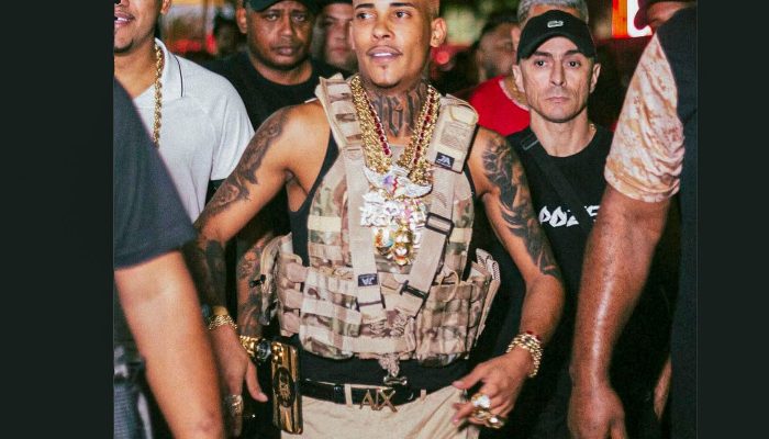 policia_prende_cantor_mc_poze_do_rodo.jpg policia_prende_cantor_mc_poze_do_rodo.jpg