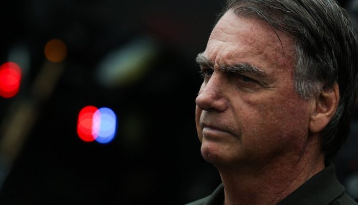 politica-jair-bolsonaro-ex-presidente-saida-hospital.jpg