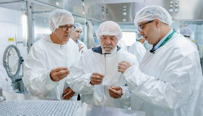 pres-lula-centro-de-producao-de-vacina-instituto-butantan-ricardostuckert-pr-01.jpg