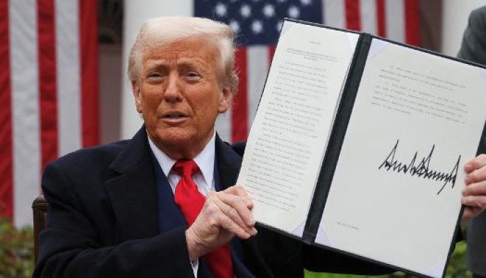 presidente-dos-eua-donald-trump-assina-a-ordem-executiva-de-seu-tarifaco-na-casa-branca-174363025913.jpeg presidente-dos-eua-donald-trump-assina-a-ordem-executiva-de-seu-tarifaco-na-casa-branca-174363025913.jpeg