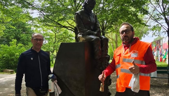 pulizia-statua-senna.jpg