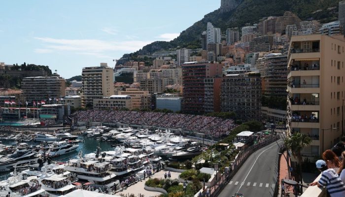 race-track-atmosphere.jpg race-track-atmosphere.jpg