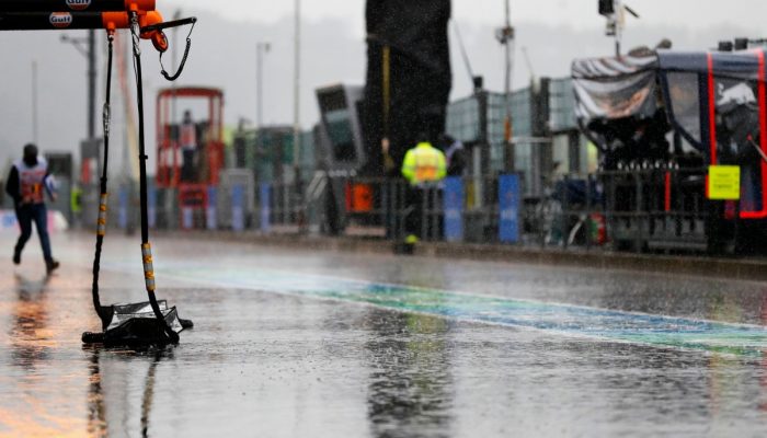 rain-soaks-the-pit-lane.jpg