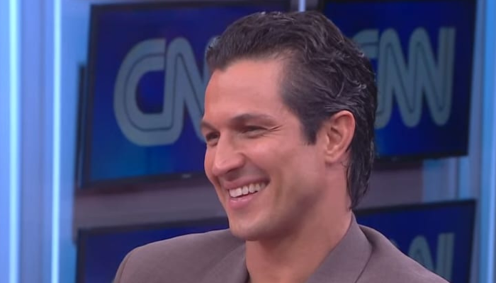 romulo-estrela.png romulo-estrela.png