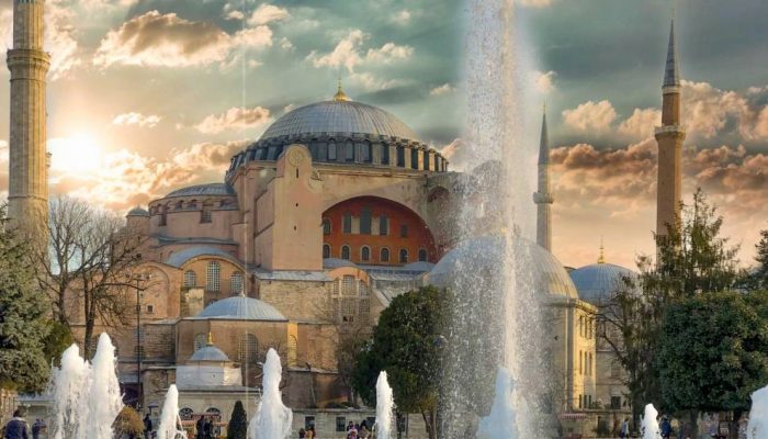 santa-sofia-hagia-sophia-istambul.jpg