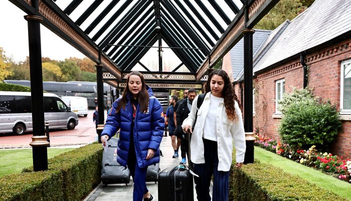 selecao_fem_chegada_europa_2025.jpeg selecao_fem_chegada_europa_2025.jpeg