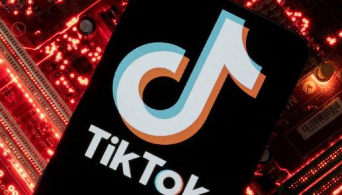 smartphone-mostrando-logotipo-do-tiktok-1684505276285_v2_615x300.jpg
