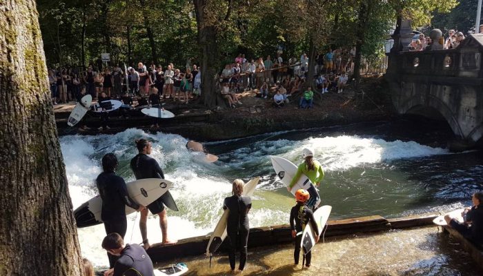 surfistas-eisbach-munique.jpg