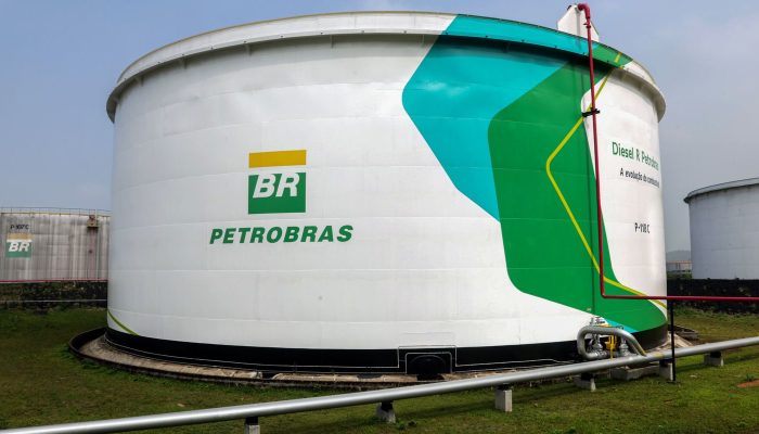 tanque_de_diesel_r5_na_rpbc_-_foto_wilson_melo_agencia_petrobras.jpg tanque_de_diesel_r5_na_rpbc_-_foto_wilson_melo_agencia_petrobras.jpg