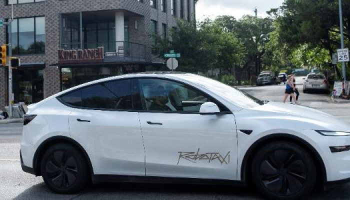 tesla-model-y-circulando-por-ruas-de-austin-empresa-estreou-servico-robotaxi-carros-sem-motorista-qu.jpeg tesla-model-y-circulando-por-ruas-de-austin-empresa-estreou-servico-robotaxi-carros-sem-motorista-qu.jpeg
