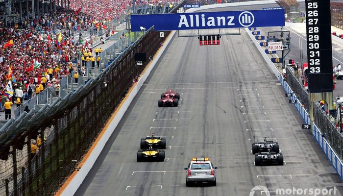 the-start-of-the-race-with-onl.jpg the-start-of-the-race-with-onl.jpg