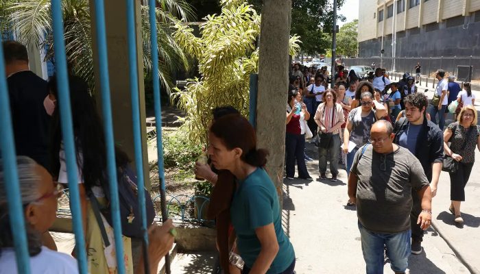 toms9550.jpg toms9550.jpg