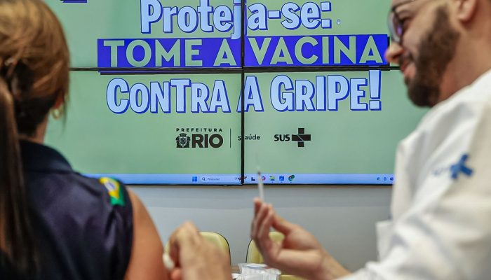 vacinacao_contra_a_gripe_no_rio_-_creditos_edu_kapps-sms_1.jpg vacinacao_contra_a_gripe_no_rio_-_creditos_edu_kapps-sms_1.jpg