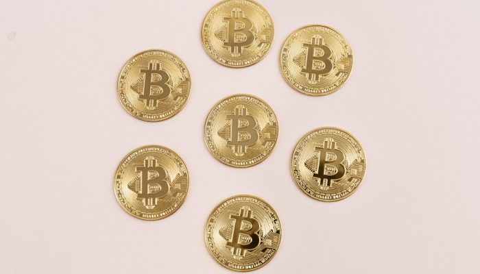 variedade-de-natureza-morta-minimalista-com-criptomoeda.jpg variedade-de-natureza-morta-minimalista-com-criptomoeda.jpg