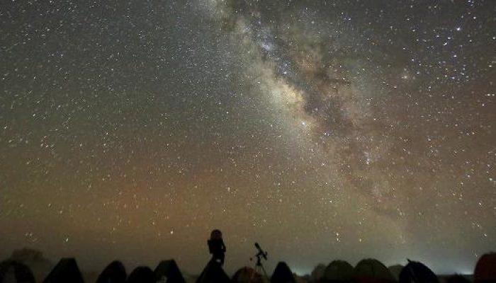 via-lactea-vista-no-ceu-noturno-em-deserto-do-egito-1685625467187_v2_615x300.jpg via-lactea-vista-no-ceu-noturno-em-deserto-do-egito-1685625467187_v2_615x300.jpg